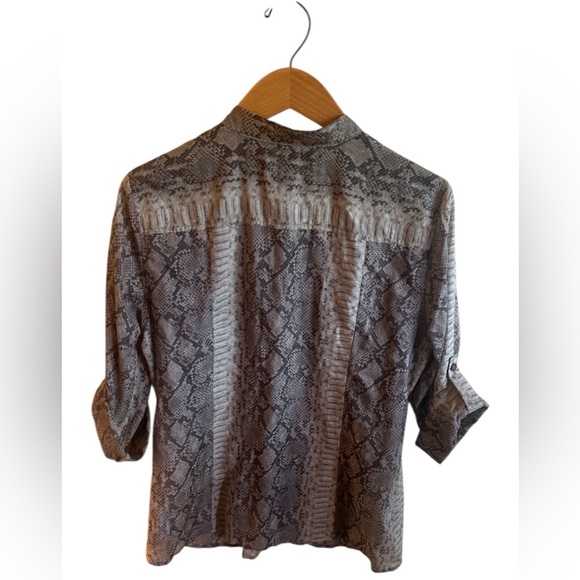 Michael Kors Button Up Shirt Size 12 Gray Black Animal Print Band Collar - Picture 7 of 13
